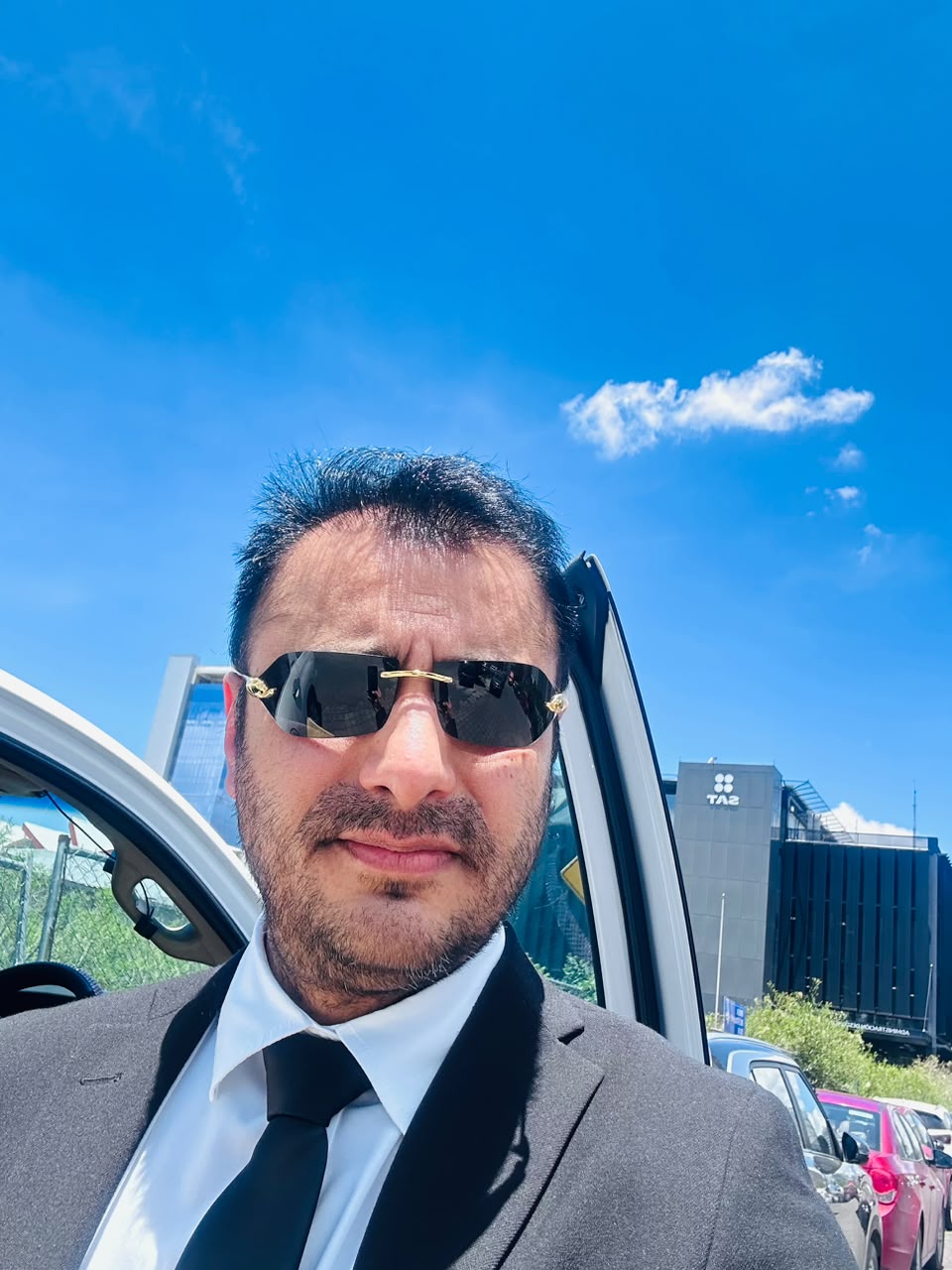 Presidente del Consejo General del Colegio de Abogados es el Abogado Muhammad Mustansar Zia.
